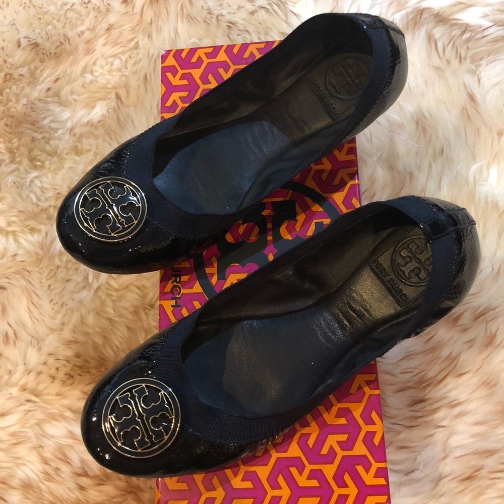 Tory Burch Navy Patent Leather Caroline flat 🥿